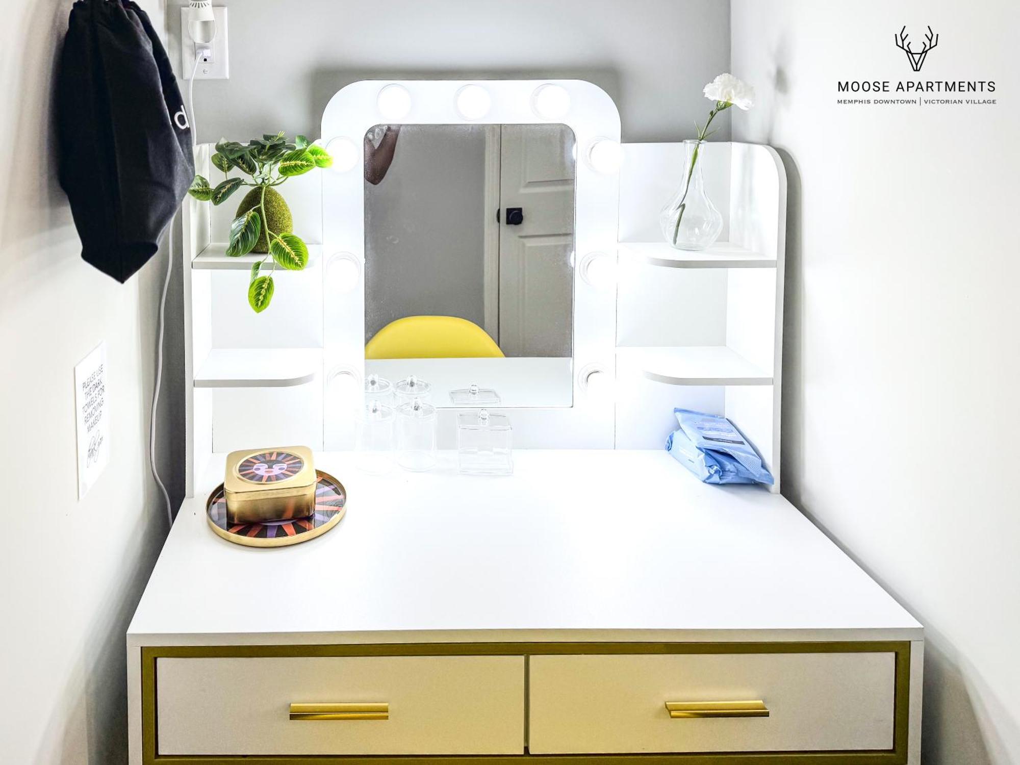 Апартаменты The Moose #9 - Brand New Luxe Modern Loft With Free Parking, King Bed & Fast Wifi Мемфис Экстерьер фото